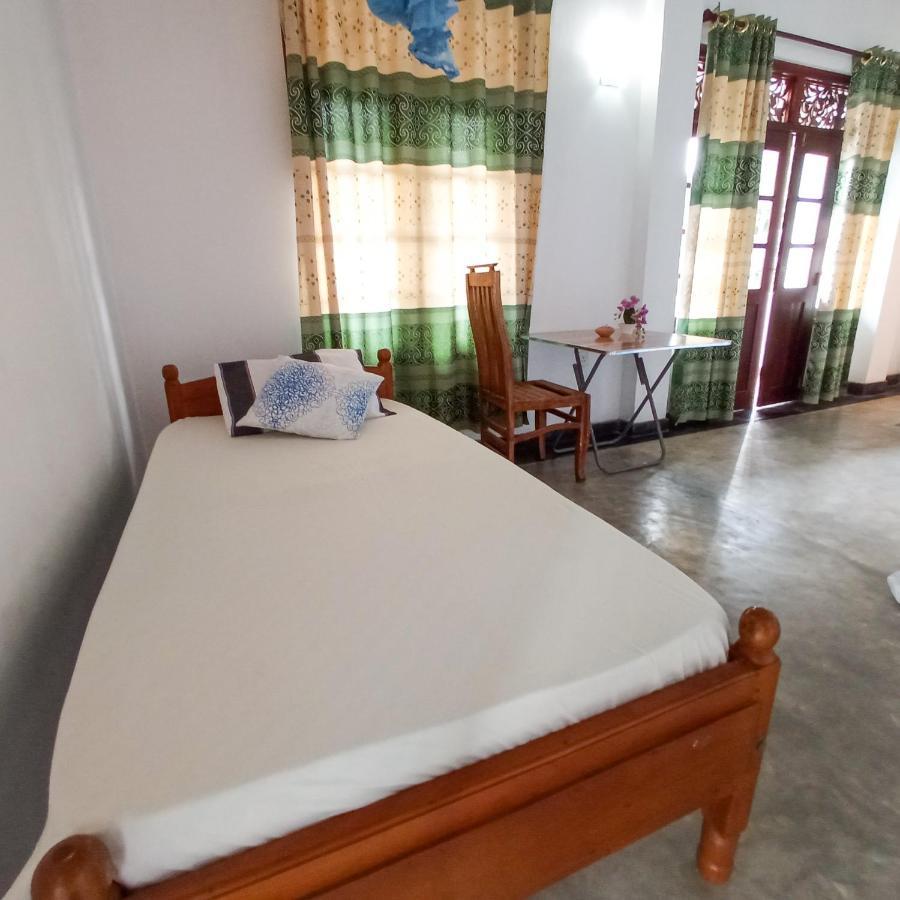 Bluebell Guest House Unawatuna Eksteriør billede