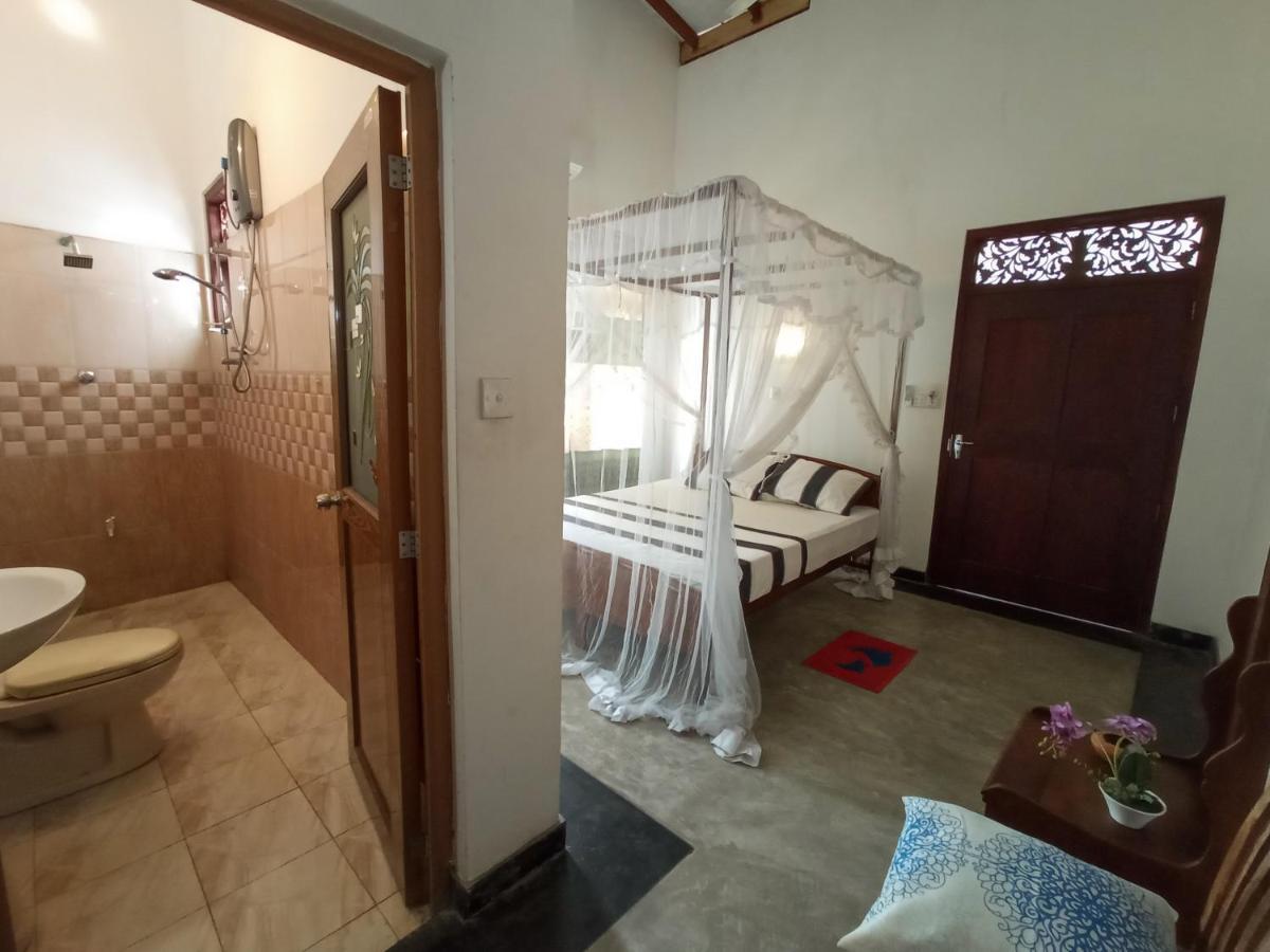Bluebell Guest House Unawatuna Eksteriør billede